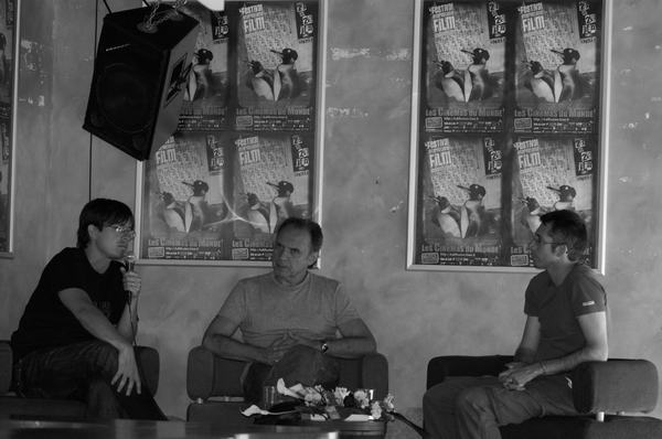 JOHN GABRIEL BIGGS réalisateur de 'PLEURE EN SILENCE' et SERGIO CASTILLA réalisateur de 'TAKE THE BRIDGE' ont ouvert le premier '5 à 7' du Festival 2008. 
