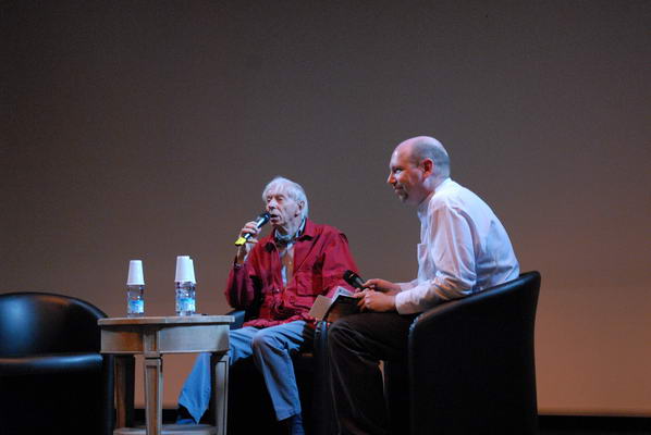 * Michel DEVILLE (Cinéaste) et Frédéric COUSIN (Programmateur et Intervenant) lors de la rencontre avec le Public pour une 'Leçon de Cinéma'. *