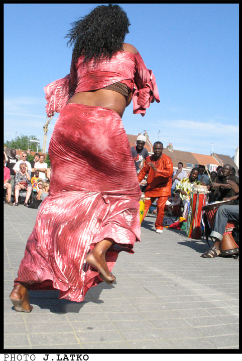 * Concert : Percussions/Danse avec Doudou N'Diaye Rose à la Maison Folie de Wazemmes * 