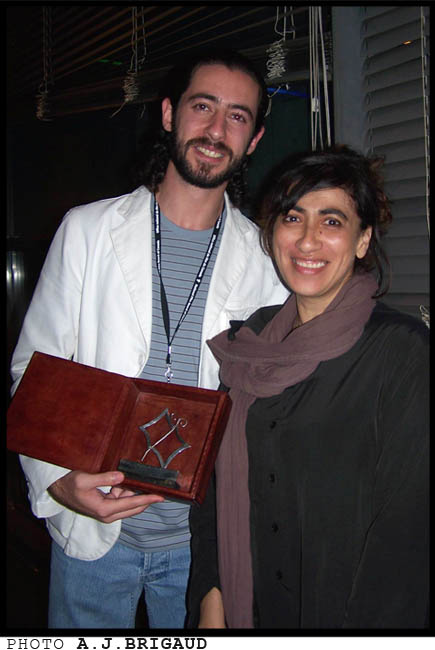 * ELIE MITRI ('Falafel') et ANNE-JO BRIGAUD (Responsable Presse et Communication après la Remise du 1er Prix du Public - L'Aéronef - Lille - 1er Juillet 2007 - Festival International du Film Indépendant #3 * 