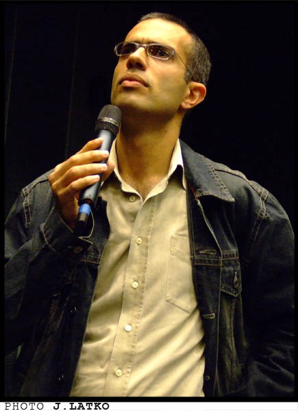 * HADY ZACCAK lors du débat après la projection de son film : 'La Guerre de la Paix' (2007) à L'Auditorium du Palais des Beaux Arts de Lille - Juin 2007 - Festival International du Film Indépendant #3 *